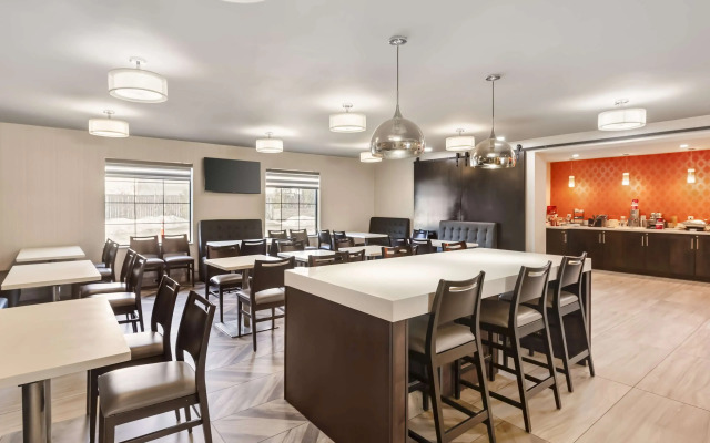 Best Western Plus Executive Inn