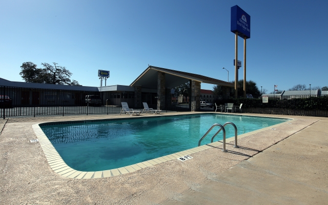 Americas Best Value Inn Uvalde