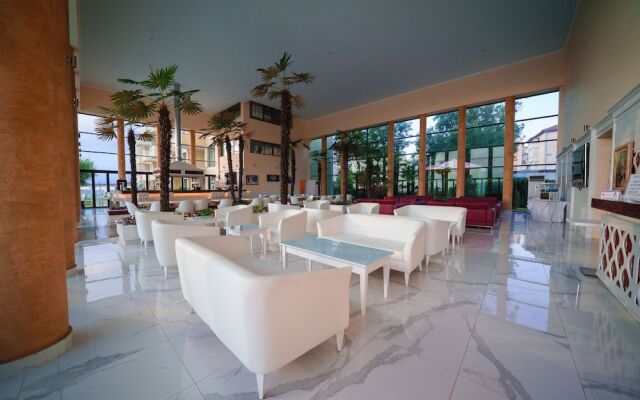 Hotel Perla Beach Luxury