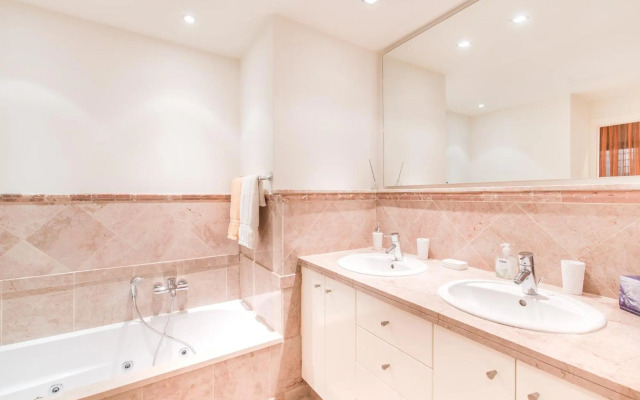 Alzaro 02 DELUXE SEA VIEW 2B