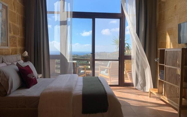 300y/o Farmhouse BLUE LAGOON VIEWS /AC/POOL QALA