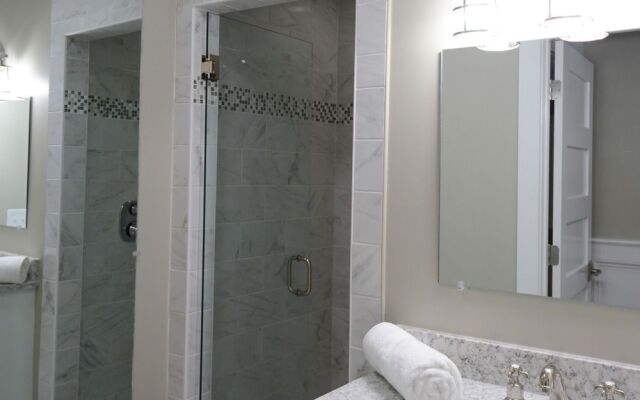 Gentry Hotel by RedAwning