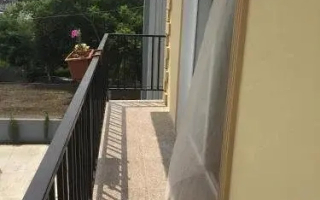 Semeinyi Otel V Kobuleti