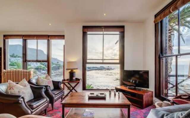 Colonial-style Apartment w Views Pool Area CBT Lodge