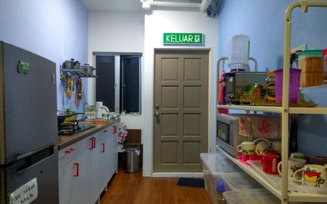 Moon Eleven Hostel Airport Transit - KLIA