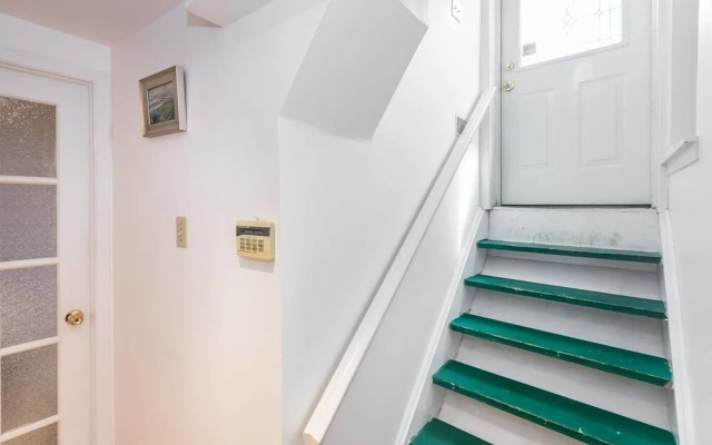 Retreat To A Beautiful Suite In Toronto