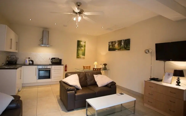 Treetops Cottages & Spa