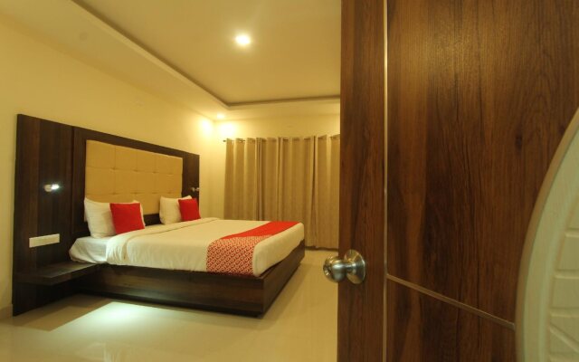 Hotel Maple Suites By OYO Rooms