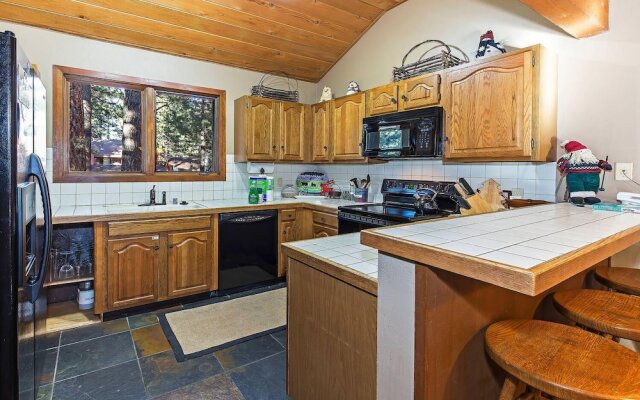 Winterset #33 - Near Golf, Shops & Eats!