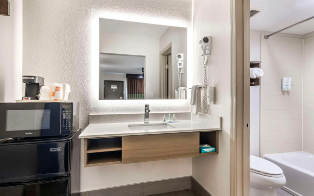 Quality Inn & Suites Athens University Area