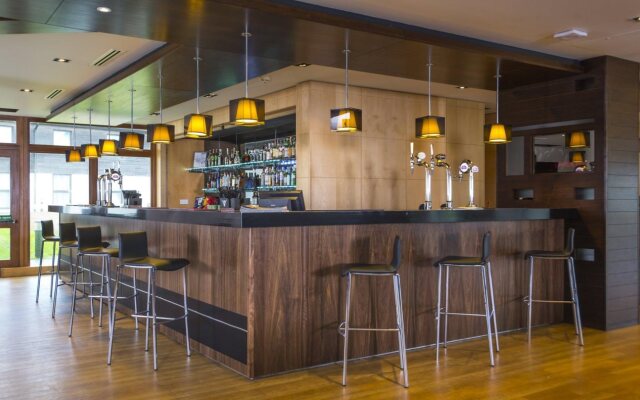 Holiday Inn Express London-Epsom Downs by IHG