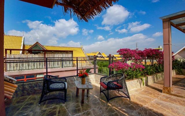 Hidden Garden Inn (Airport Transfer)
