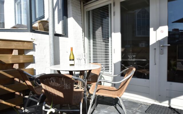 Elegant Studio Near Beach