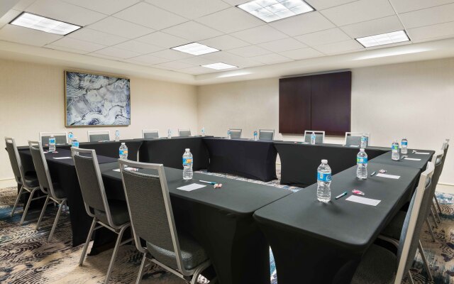 Homewood Suites by Hilton Tampa Airport - Westshore