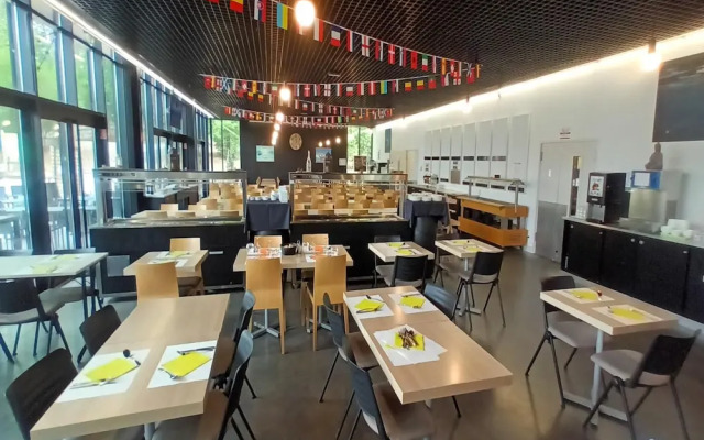 Apartment by Opal Coast Beach With Pool Access