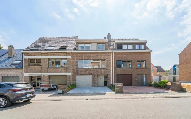 Spacious, warm and updated Home w parking & garden