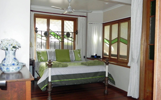 Airlie Waterfront Bed & Breakfast