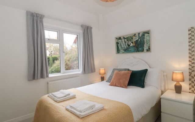 2 Moorlands
