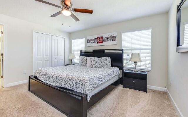 Romeo Circle Stoey Lake