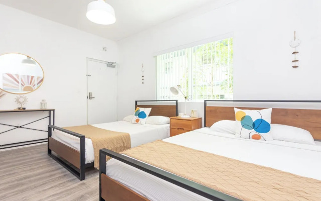 West Deco Boutique Apartments