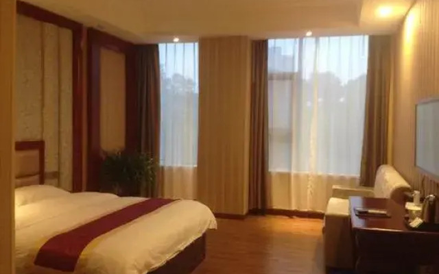 Fengqi Holiday Hotel