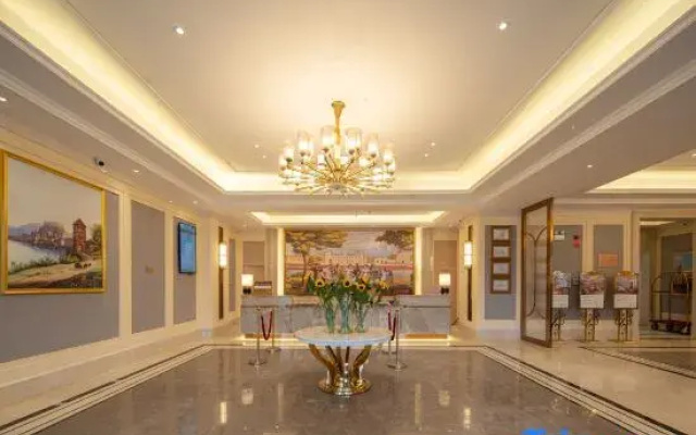 Vienna Hotel (Pu'er Jingdong County Branch)