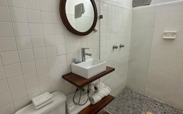 Creta Hotel & Suites