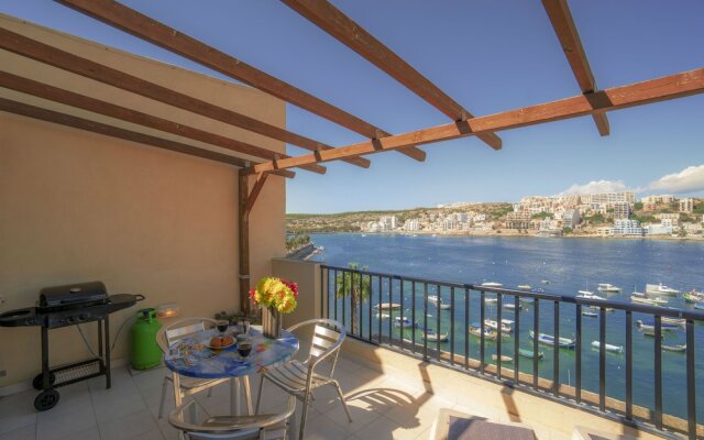 Getawaysmalta - Harbour Lights Seafront Penthouse With Terrace St Paul's Bay