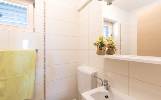 Mari - Modern Holiday House Close to sea - H