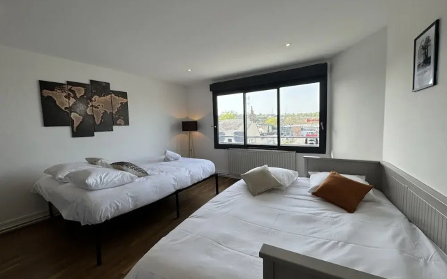 Home in Le Mans Near 24 Hours Circuit