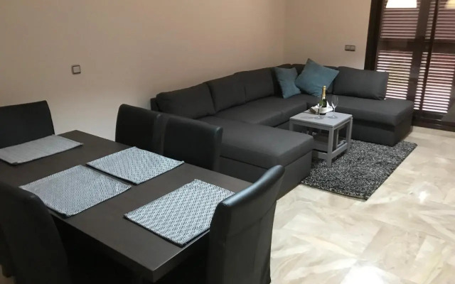 Luxury apartment set in Doña Julia Golf Course