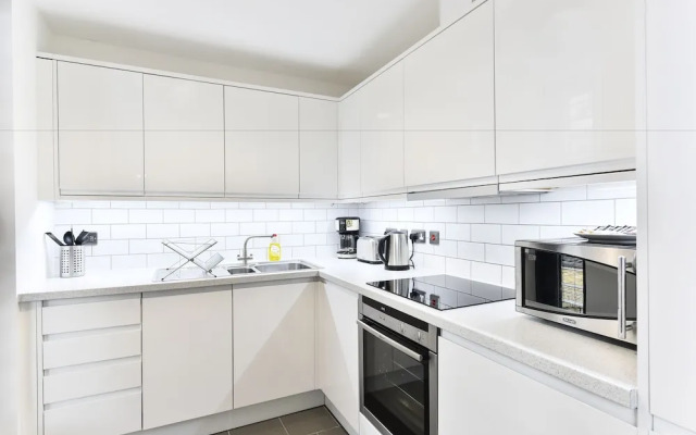 Tower Bridge City Apartments