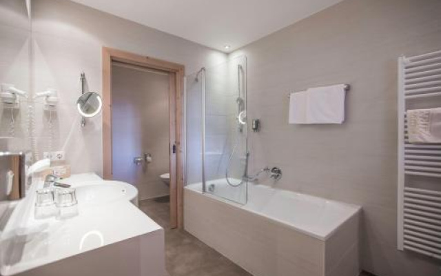 Kronplatz-Resort Berghotel Zirm
