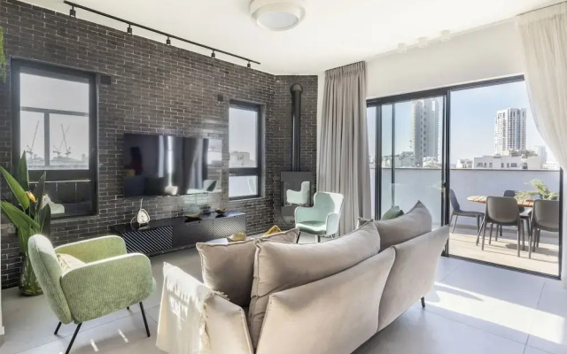 Rooftop Jacuzzi Penthouse by Sea N' Rent