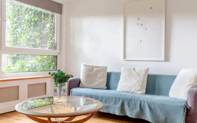 Spacious 1 Bedroom Apartment in Vibrant Angel
