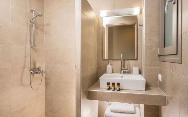 Caravel Apartments Stalis
