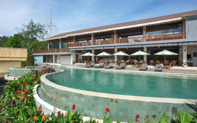 Giriwood Hotel & Villa