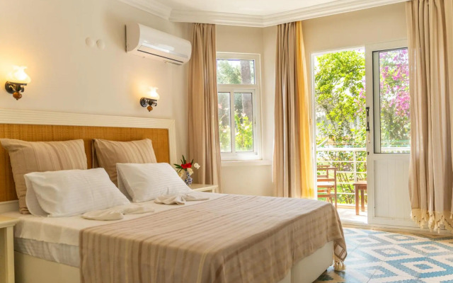 Chillos Beach Hotel & Lounge