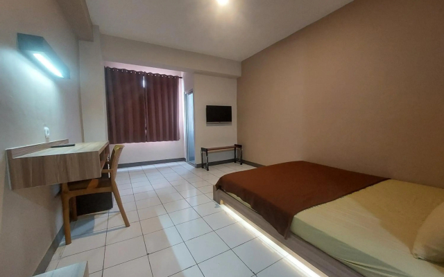 Emerald Apartel