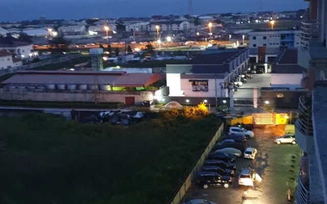 Sim court 1 safe court apartment