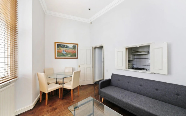 Cosy Hideaway in Gloucester Road
