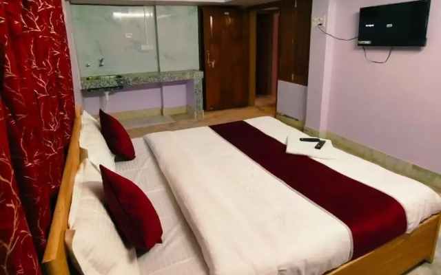 Goroomgo Rail View Guest House Puri