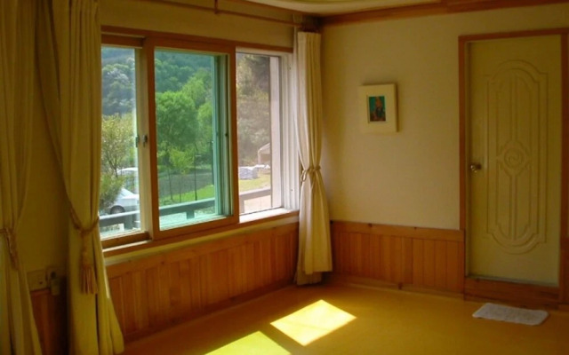 Wonju Chiaksan Juryeongol Pension