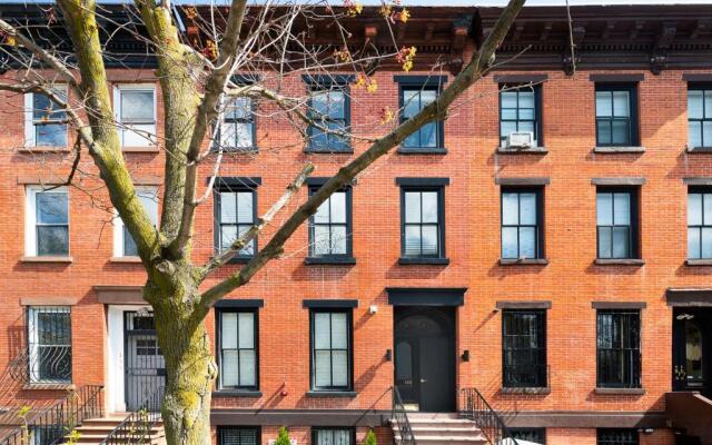 Bond Townhouse - Boerum Hill, Brooklyn 30-day minimum stay