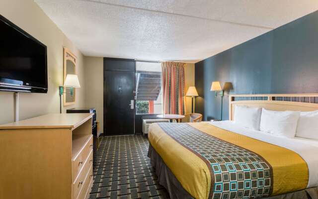 Travelodge by Wyndham Savannah Area/Richmond Hill