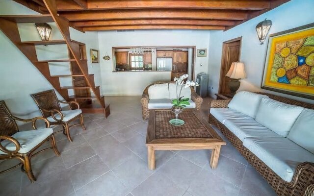 8BR 9BA Barranca Villa by ASVR