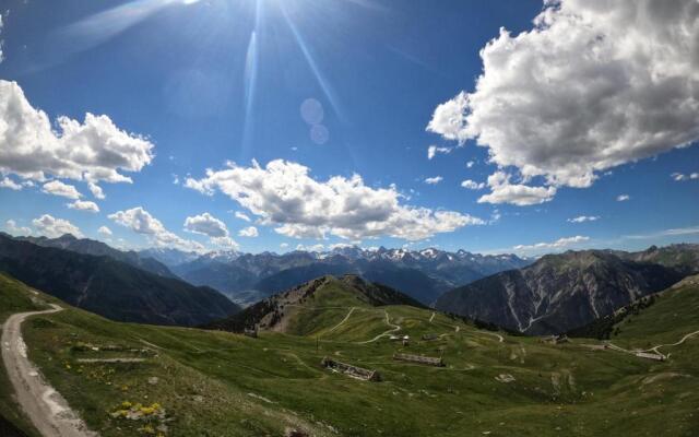 Le Chaberton, rénové en 2021, pied des pistes et spa