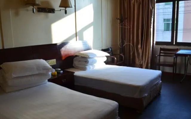Yueqing Huarong Hotel