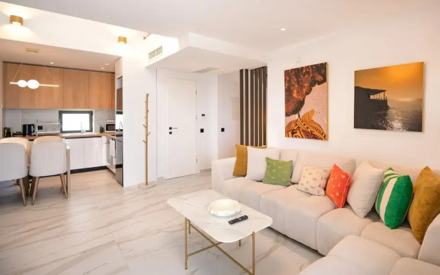 Olive Grove Panorama Suite Pende