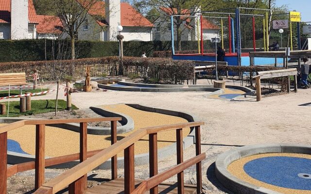 Comfortable Chalet With Combi-microwave, in a Green Area